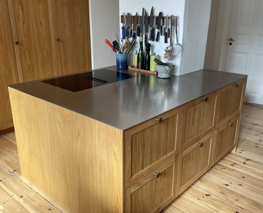 Køkkenø lavet af snedker